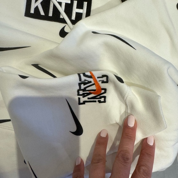 Kith men’s sweatshirt collaboration with NBA - Picture 16 of 16